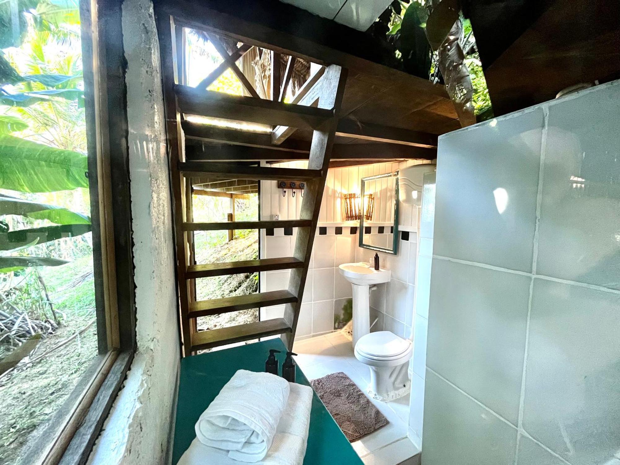 Jungle Lodge 格兰德岛 外观 照片
